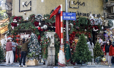 Phố H&#224;ng M&#227; gọn g&#224;ng, th&#244;ng tho&#225;ng dịp Noel
