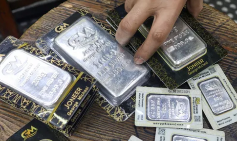 Tỷ phú Elon Musk cảnh báo rủi ro với bạc