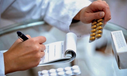 Người bệnh phản ảnh không được kê đơn thuốc ngoại trú trên 30 ngày, Bộ Y tế yêu cầu gì với đơn vị liên quan?