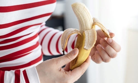 Có nên ăn chuối sau bữa tối để cải thiện giấc ngủ?