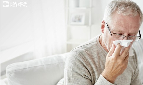 Người cao tuổi dễ bị cảm lạnh cần chú ý gì?