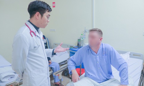 Khó chịu sau trận pickleball và được đưa đi cấp cứu, người đàn ông ngừng tim ngay tại cổng bệnh viện