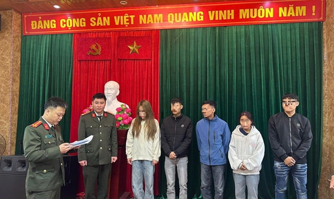 Khởi tố 5 đối tượng mua b&#225;n, thu thập tr&#225;i ph&#233;p th&#244;ng tin t&#224;i khoản ng&#226;n h&#224;ng