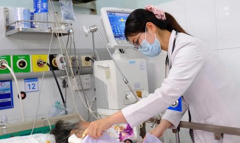 Cứu sống bệnh nh&#226;n 78 tuổi, nặng 100 kg bị ngưng tim, ngưng thở nhờ kỹ thuật lọc m&#225;u hiện đại