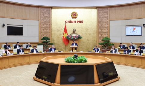 Ch&#237;nh phủ thảo luận loạt nhiệm vụ trọng t&#226;m, quyết liệt ho&#224;n th&#224;nh mục ti&#234;u KT-XH 2025