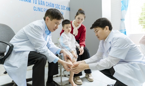 H&#224;nh tr&#236;nh 15 năm &#39;thắp&#39; lại hy vọng cho h&#224;ng ngh&#236;n bệnh nh&#226;n dị tật