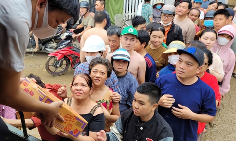 Acecook Việt Nam hỗ trợ 210.000 sản phẩm m&#236; ăn liền cho người d&#226;n v&#249;ng lũ tại c&#225;c tỉnh Đắk Lắk, Kh&#225;nh H&#242;a, Gia Lai