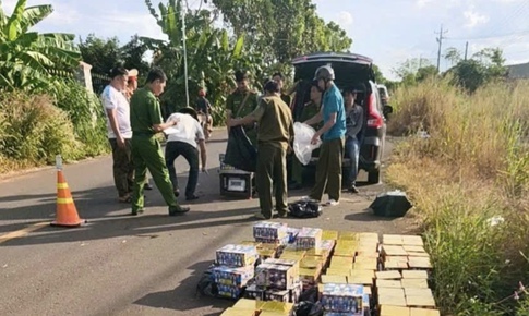 Truy đuổi hơn 60 km, bắt tài xế lái Suzuki nghi chở hàng cấm