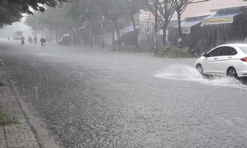 Miền Trung sắp hứng 2 đợt mưa lớn