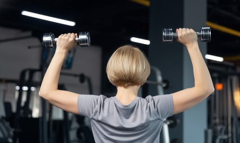 Th&#243;i quen 5 ph&#250;t trước khi ngủ gi&#250;p tăng cường sức mạnh hơn tập thể dục buổi s&#225;ng