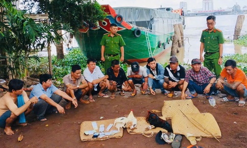 Đột k&#237;ch tụ điểm đ&#225; g&#224; ăn tiền, bắt 10 đối tượng