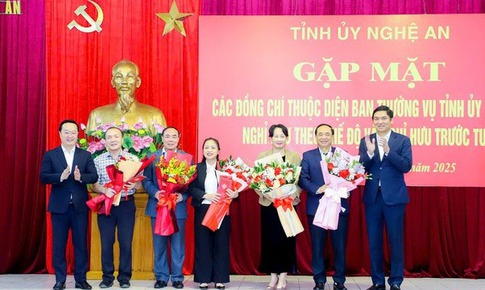 Nhiều gi&#225;m đốc sở ở Nghệ An xin nghỉ hưu trước tuổi