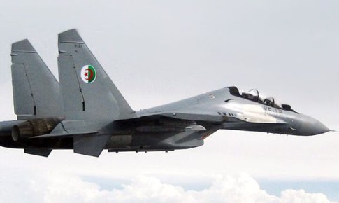 Su-30 Algeria gặp nạn ngay sau khi cất c&#225;nh