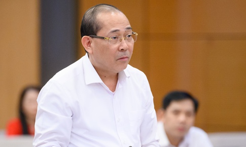 Cử tri và nhân dân phẫn nộ trước tình trạng sản xuất, buôn bán sữa và thuốc giả