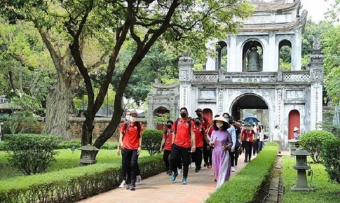 Cục Du lịch 'nhắc' việc niêm yết, bán đúng giá cho khách dịp lễ 30/4 và mùa hè