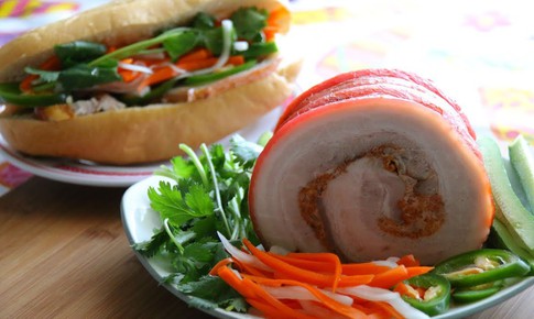 Điểm mặt những thực phẩm dễ gây tăng cân trong bữa tiệc