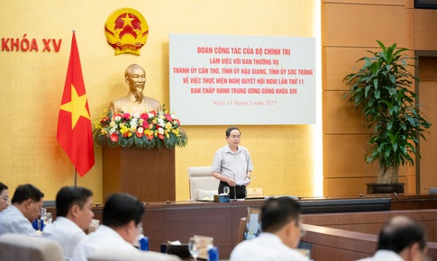 Chủ tịch Quốc hội: Sắp xếp bộ máy phải 'vừa chạy vừa xếp hàng, không thể đủng đỉnh, túc tắc mà xong'