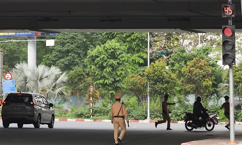 Dừng đèn đỏ: Chờ giây về 0 hay chờ đèn xanh mới di chuyển?