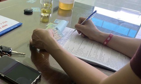 'Xuống tiền' đặt cọc mua đất khi chưa có sổ đỏ, có lấy được lại tiền?