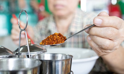 Ăn cay có giúp đốt cháy calo nhiều hơn?