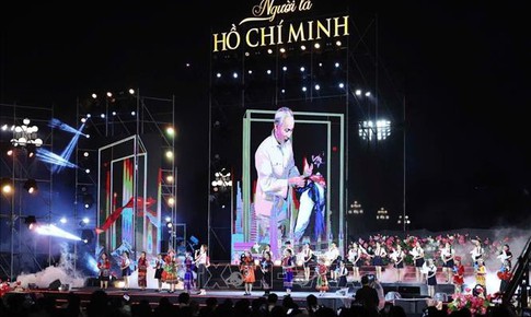Lãnh đạo Đảng, Nhà nước dự chương trình nghệ thuật đặc biệt 'Người là Hồ Chí Minh'