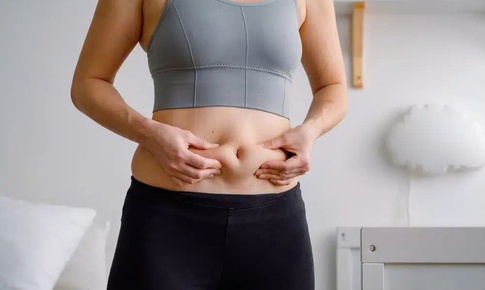 Cắt giảm calo có giúp giảm mỡ bụng?
