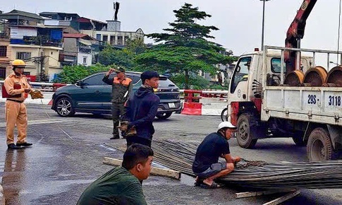 Phạt đến 40 triệu xe tự chế làm rơi bó sắt 12 mét khiến cầu Chương Dương tê liệt