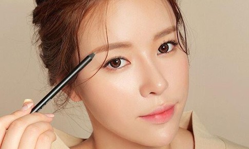 Mẹo trang điểm không bị lem khi đổ mồ hôi