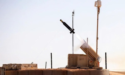 Mỹ triển khai UAV bảo vệ tàu sân bay giữa làn sóng tấn công từ Houthi