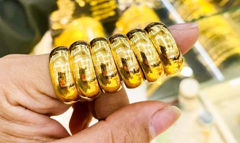 Giá vàng hôm nay ngày 24/5 đồng loạt tăng cực mạnh