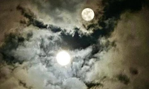 Sự thật về hai Mặt Trăng xuất hiện cùng lúc những ngày qua