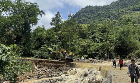Trung Bộ vẫn còn mưa lớn, miền Bắc tăng nhiệt
