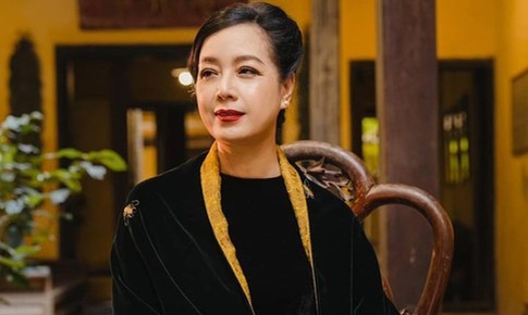 Mỹ nhân Hà thành múa kiếm điệu nghệ ở tuổi U60