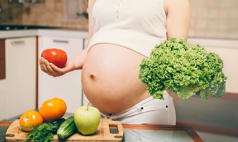 Bà bầu bị tiền sản giật nên và không nên ăn gì?