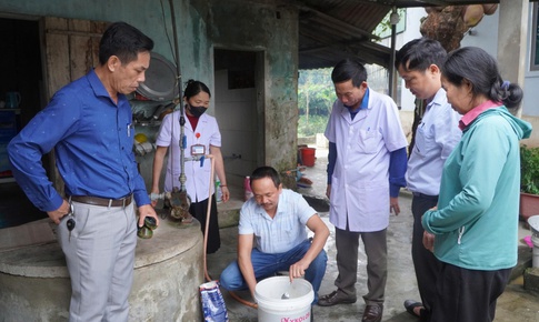 CDC Hà Tĩnh cấp phát 1.400kg hóa chất Cloramin B cho các huyện vệ sinh môi trường sau lũ