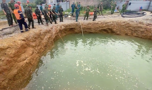 Chưa tìm thấy nạn nhân rơi xuống hố sâu 10m ở Bắc Kạn