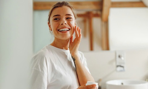 Vì sao vận động đều đặn giúp da sáng khỏe hơn?