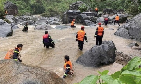 Vụ 2 mẹ con bị lũ cuốn ở Sơn La: Tạm dừng tìm kiếm người con