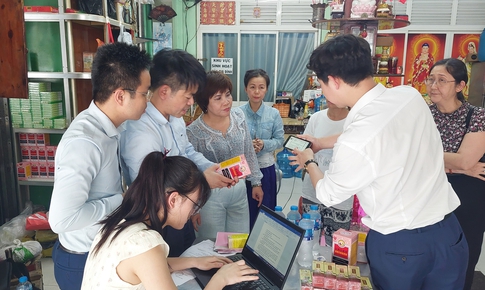 Bộ Y tế kiểm tra đột xuất các đơn vị sản xuất, phân phối, chẩn trị thuốc cổ truyền tại TPHCM