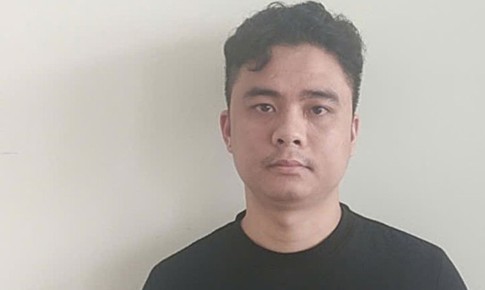 Vận động đối tượng trốn truy nã từ Campuchia đến cửa khẩu đầu thú