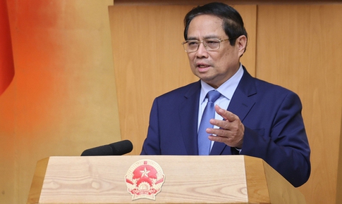 Thủ tướng: Ph&#226;n cấp, ph&#226;n quyền từ tr&#234;n xuống dưới, n&#226;ng cao năng lực thực thi của cấp dưới