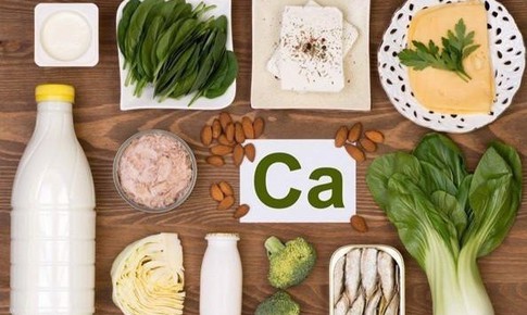 Giai đoạn cha mẹ nên bổ sung canxi cho trẻ