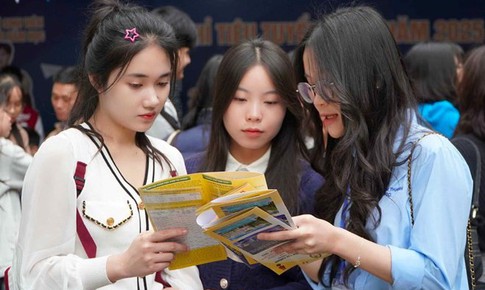 Bộ GD&amp;ĐT giải th&#237;ch về quy đổi điểm tr&#250;ng tuyển đại học 2025