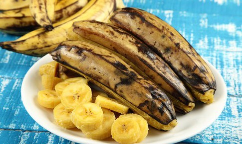 5 lợi ích tiềm năng khi ăn chuối luộc