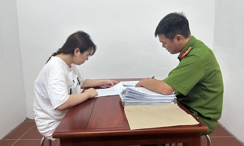 Nhờ làm hồ sơ du học cho con trai, người phụ nữ bị lừa gần 500 triệu đồng