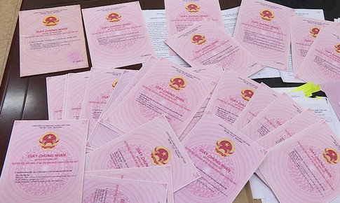Quy định mới nhất về mức phạt đối với làm sổ đỏ giả trong mua bán nhà đất năm 2025