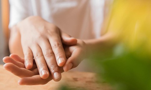 6 loại thực phẩm tốt cho móng tay