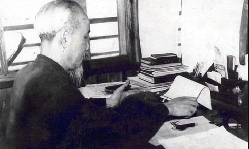 60 năm trước, Bác Hồ bắt đầu viết Di chúc