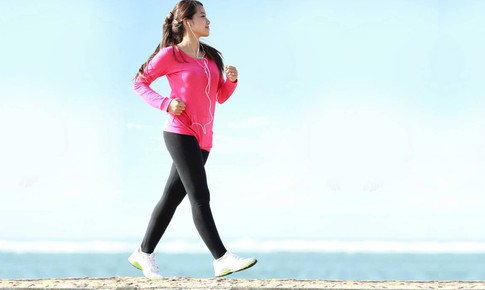 5 sai lầm khi đi bộ khiến bạn nhanh già
