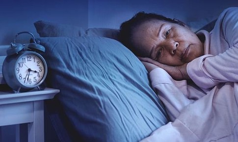 Suy giảm melatonin – 'Thủ phạm' gây mất ngủ ở người cao tuổi và giải pháp